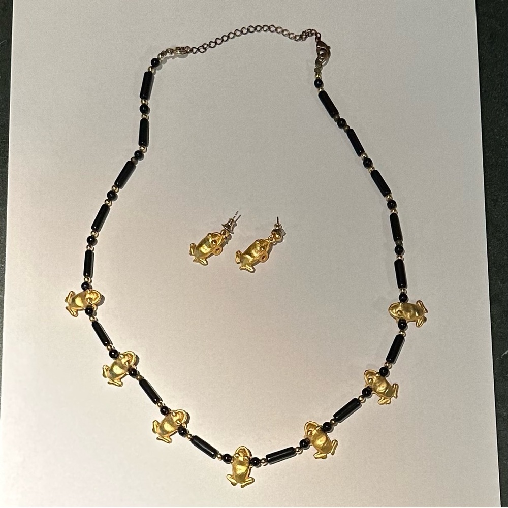 Museum Company Frog Necklace and Earring Set